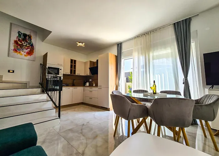 Villa David With Private Parking